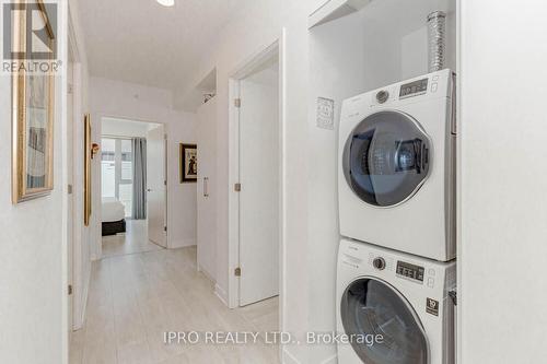 B623 - 1119 Cooke Boulevard, Burlington, ON - Indoor Photo Showing Laundry Room