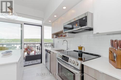 B623 - 1119 Cooke Boulevard, Burlington, ON - Indoor Photo Showing Kitchen With Stainless Steel Kitchen With Upgraded Kitchen