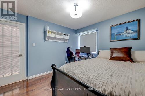 36 - 2530 Northampton Boulevard, Burlington, ON - Indoor Photo Showing Bedroom