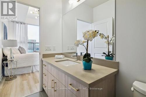 305 - 2007 James Street, Burlington (Brant), ON - Indoor Photo Showing Bathroom