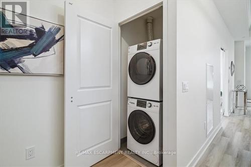 305 - 2007 James Street, Burlington (Brant), ON - Indoor Photo Showing Laundry Room