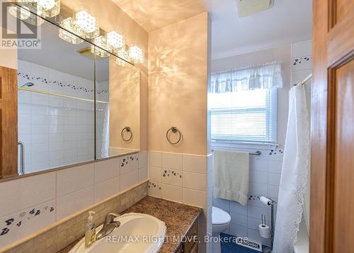 13 Eleanor Road, Orillia, ON - Indoor Photo Showing Bathroom