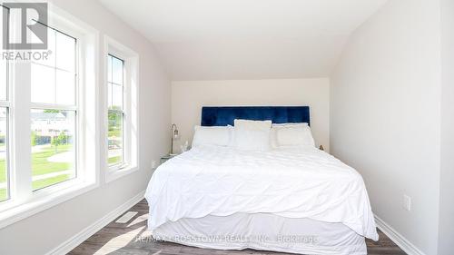 11 Shelburne Avenue, Wasaga Beach, ON - Indoor Photo Showing Bedroom