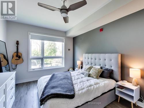 310 - 320 Plains Road E, Burlington, ON - Indoor Photo Showing Bedroom