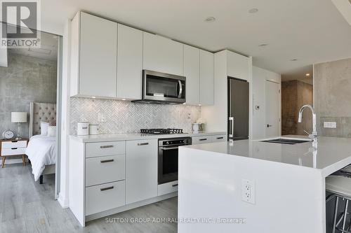 1808 - 55 Ontario Street, Toronto, ON - Indoor Photo Showing Kitchen With Upgraded Kitchen