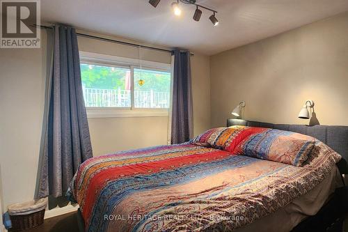 147 Grandview Street, Oshawa (Donevan), ON - Indoor Photo Showing Bedroom