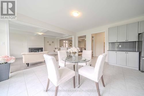 11 Upbound Court, East Gwillimbury, ON - Indoor Photo Showing Dining Room