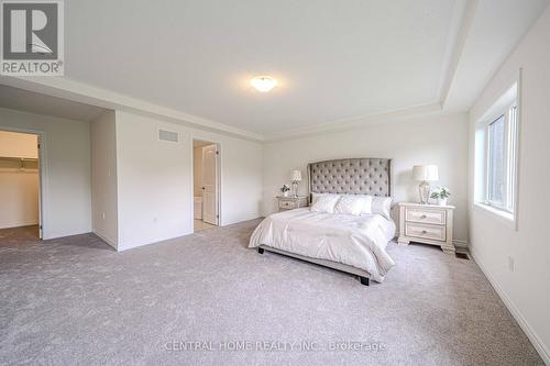 11 Upbound Court, East Gwillimbury, ON - Indoor Photo Showing Bedroom