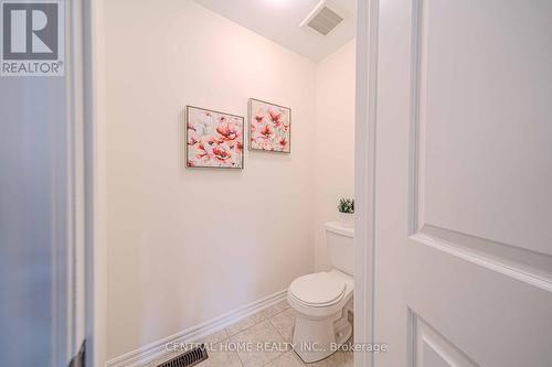 11 Upbound Court, East Gwillimbury, ON - Indoor Photo Showing Bathroom