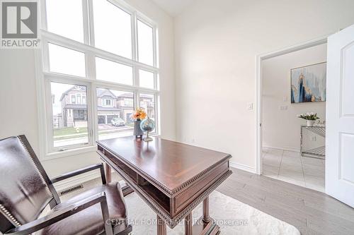 11 Upbound Court, East Gwillimbury, ON - Indoor