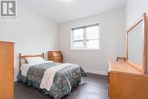 13 Fawndale Crescent, Wasaga Beach, ON - Indoor Photo Showing Bedroom