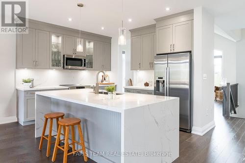 13 Fawndale Crescent, Wasaga Beach, ON - Indoor Photo Showing Kitchen With Upgraded Kitchen