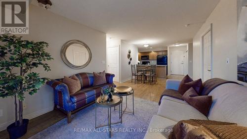 1226 - 33 Cox Boulevard, Markham, ON - Indoor Photo Showing Living Room