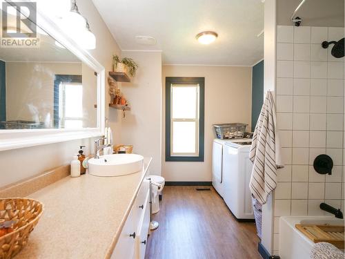 2673 Gavlin Road, Quesnel, BC - Indoor Photo Showing Bathroom