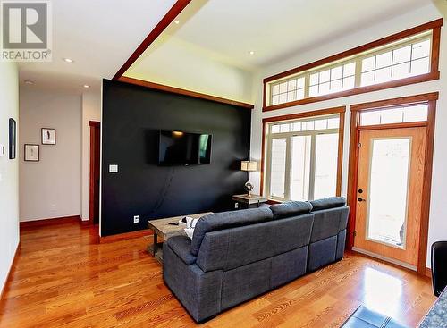 32 Blackberry Street, Kitimat, BC - Indoor Photo Showing Living Room