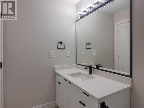592 Forestbrook Drive Unit# 102, Penticton, BC - Indoor Photo Showing Bathroom
