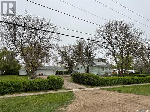 200 1St Street W, Dinsmore, SK - Outdoor