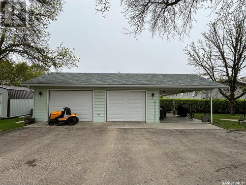 200 1St Street W, Dinsmore, SK - Outdoor