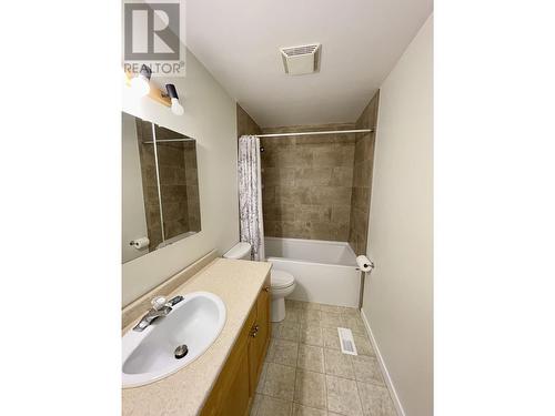 210 S Lyon Street, Prince George, BC - Indoor Photo Showing Bathroom