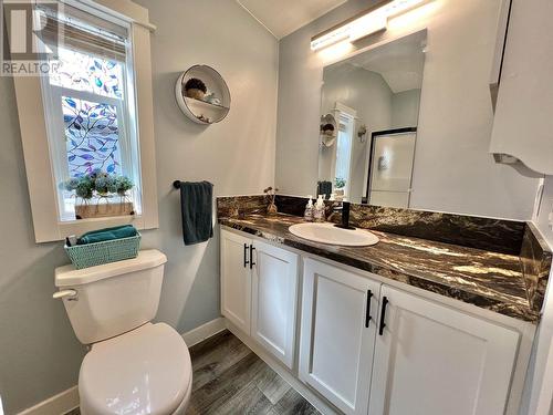 2130 Golden Pond Road, Quesnel, BC - Indoor Photo Showing Bathroom