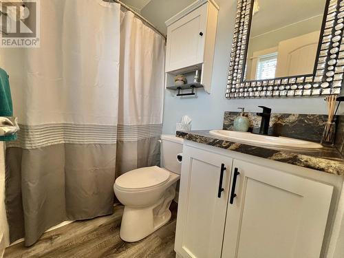 2130 Golden Pond Road, Quesnel, BC - Indoor Photo Showing Bathroom