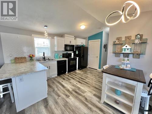 2130 Golden Pond Road, Quesnel, BC - Indoor Photo Showing Kitchen