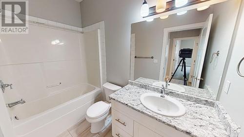 8332 88 Avenue, Fort St. John, BC - Indoor Photo Showing Bathroom
