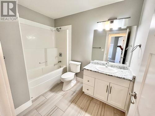 8332 88 Avenue, Fort St. John, BC - Indoor Photo Showing Bathroom