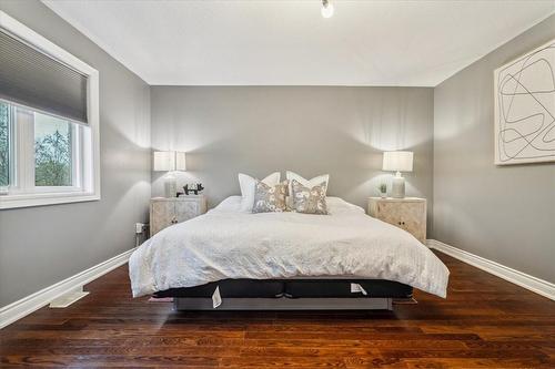 3099 Ferguson Drive, Burlington, ON - Indoor Photo Showing Bedroom