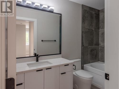 584 Forestbrook Drive Unit# 102, Penticton, BC - Indoor Photo Showing Bathroom