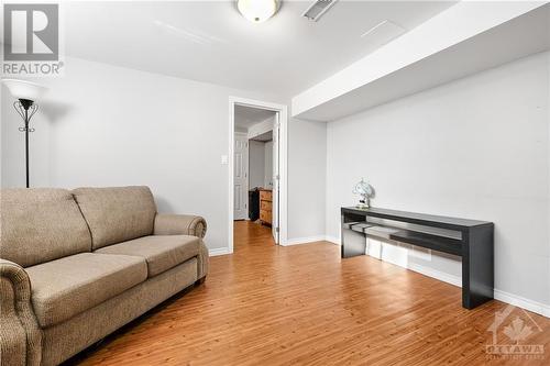 47 Tauvette Street, Ottawa, ON - Indoor Photo Showing Living Room