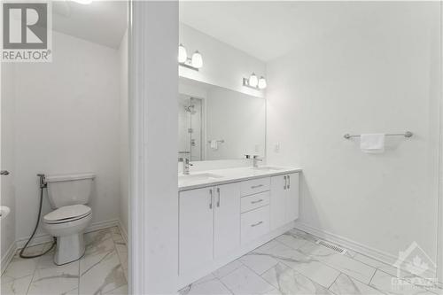 922 Nokomis Place, Ottawa, ON - Indoor Photo Showing Bathroom