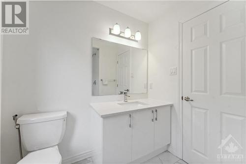 922 Nokomis Place, Ottawa, ON - Indoor Photo Showing Bathroom