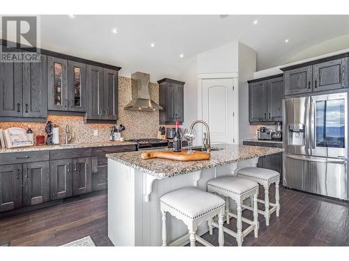 1756 Birkdale Avenue, Kelowna, BC - Indoor Photo Showing Kitchen With Upgraded Kitchen