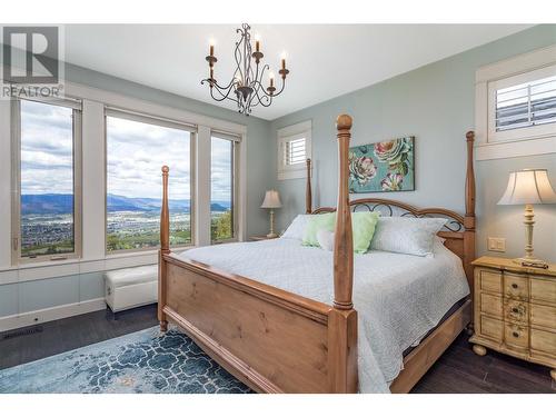 1756 Birkdale Avenue, Kelowna, BC - Indoor Photo Showing Bedroom