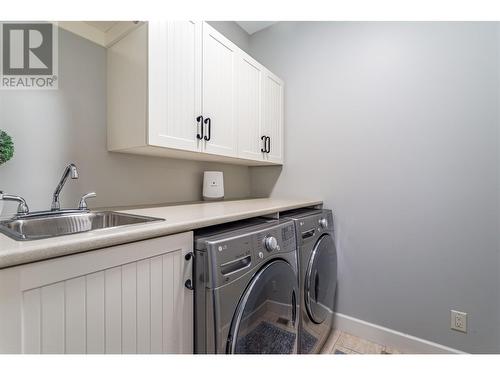 1756 Birkdale Avenue, Kelowna, BC - Indoor Photo Showing Laundry Room