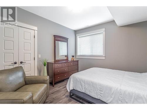 1756 Birkdale Avenue, Kelowna, BC - Indoor Photo Showing Bedroom