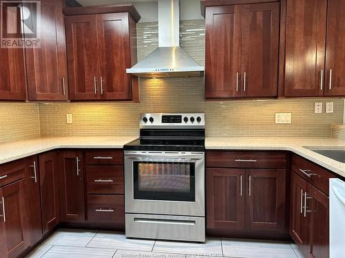 157 Victoria, Kingsville, ON - Indoor Photo Showing Kitchen