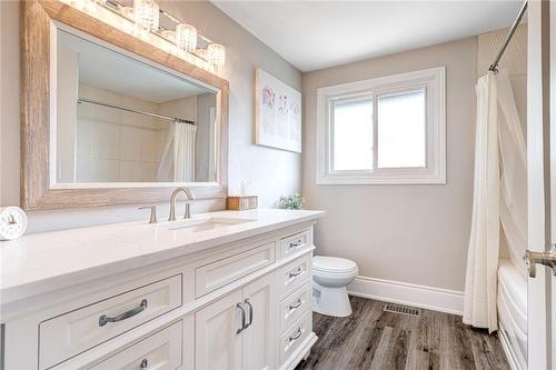 424 Mount Albion Road, Hamilton, ON - Indoor Photo Showing Bathroom