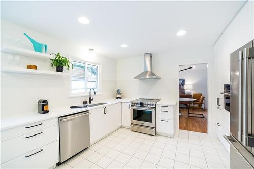 837 Danforth Place, Burlington, ON - Indoor Photo Showing Kitchen With Upgraded Kitchen