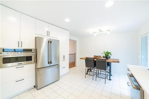 837 Danforth Place, Burlington, ON - Indoor Photo Showing Kitchen