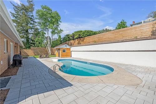 837 Danforth Place, Burlington, ON - Outdoor With In Ground Pool