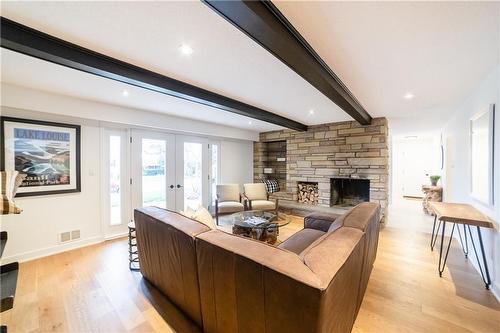 837 Danforth Place, Burlington, ON - Indoor Photo Showing Living Room With Fireplace