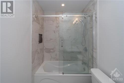 810 Star Private, Ottawa, ON - Indoor Photo Showing Bathroom