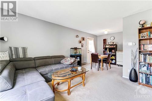 26D Sonnet Crescent, Ottawa, ON - Indoor Photo Showing Living Room