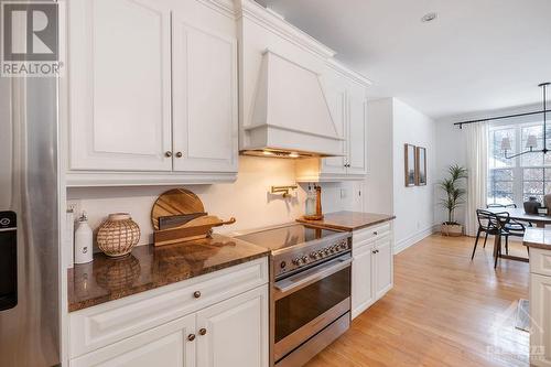 112 Royal Troon Lane, Ottawa, ON - Indoor Photo Showing Kitchen