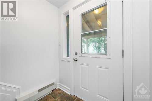 Welcome the the freshly painted and vacant 3 bedroom unit . Here is the entrances to the upper 3 bedroom unit - 174 Columbus Avenue, Ottawa, ON - Indoor Photo Showing Other Room