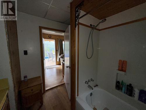 4176 Princeton/S'Land Road, Princeton, BC - Indoor Photo Showing Bathroom