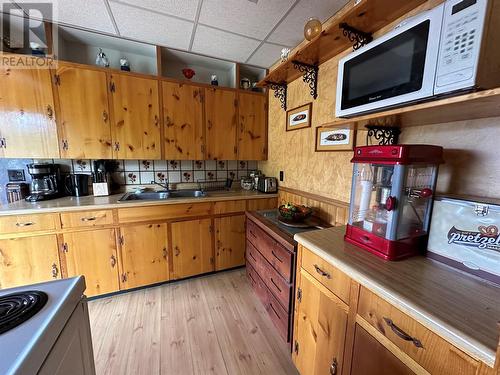 4176 Princeton/S'Land Road, Princeton, BC - Indoor Photo Showing Kitchen With Double Sink