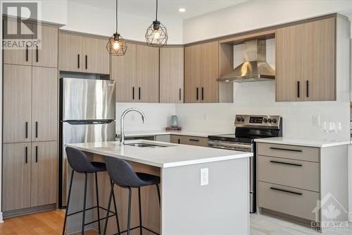 635 Capricorn Circle, Ottawa, ON - Indoor Photo Showing Kitchen With Upgraded Kitchen